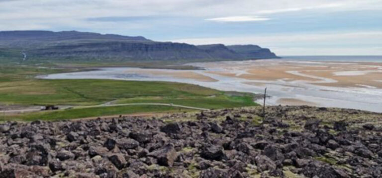 Rauðisandir - Séð í austur út að sjöundaá og Skor